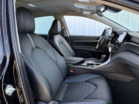 Used 2024 Toyota Camry SE image 26