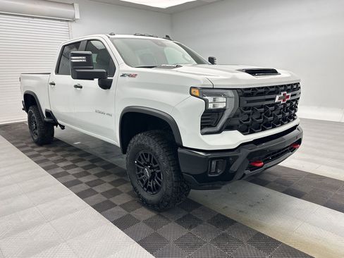 New 2026 Chevrolet Silverado 2500 ZR2 w/ LPO, Dark Essentials Package AWD/4WD image 7