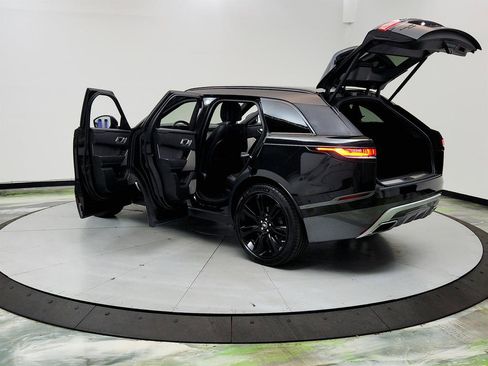 Used 2018 Land Rover Range Rover Velar R-Dynamic SE image 12