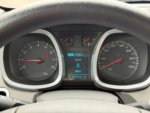 Used 2017 Chevrolet Equinox LS FWD image 27