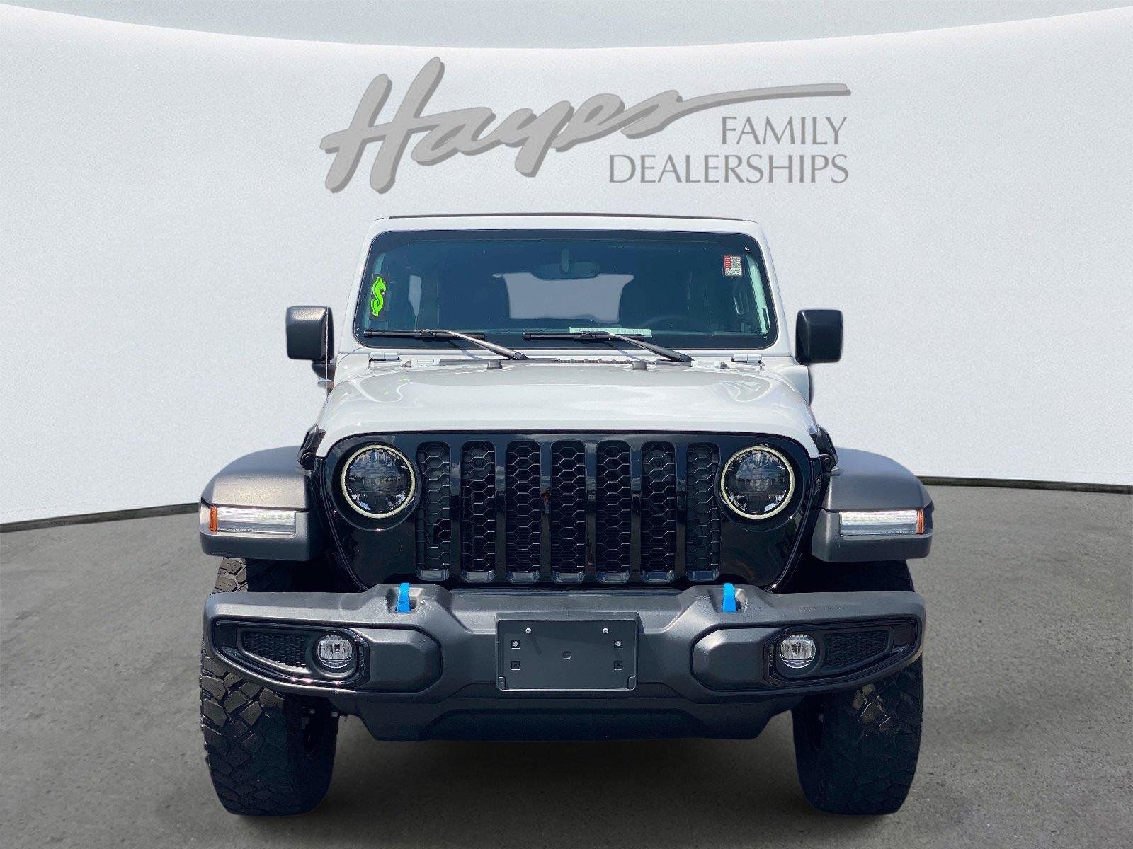 Used 2023 Jeep Wrangler Unlimited w/ Sun & Screen Package AWD/4WD image 10
