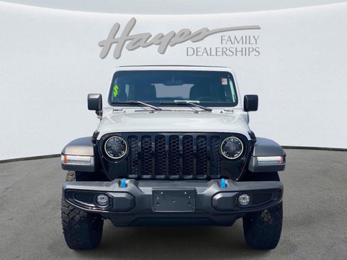 Used 2023 Jeep Wrangler Unlimited w/ Sun & Screen Package AWD/4WD image 10