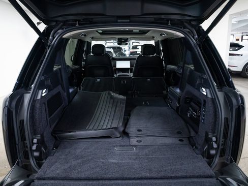 Used 2025 Land Rover Range Rover Long Wheelbase SE AWD/4WD image 7