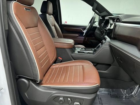 Used 2025 GMC Sierra 3500 Denali Ultimate image 57