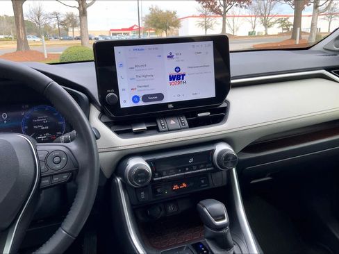 Used 2023 Toyota RAV4 Limited image 7