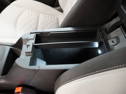 Used 2020 Chevrolet Equinox LT FWD image 24