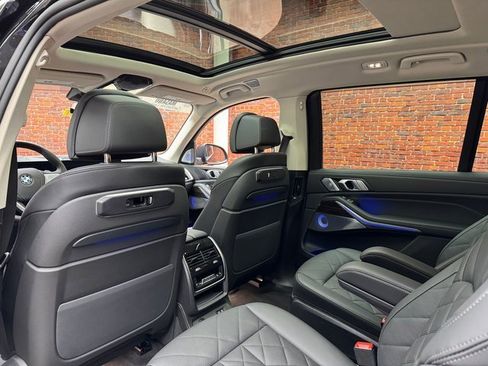 Certified 2025 BMW X7 xDrive40i w/ Premium Package image 24