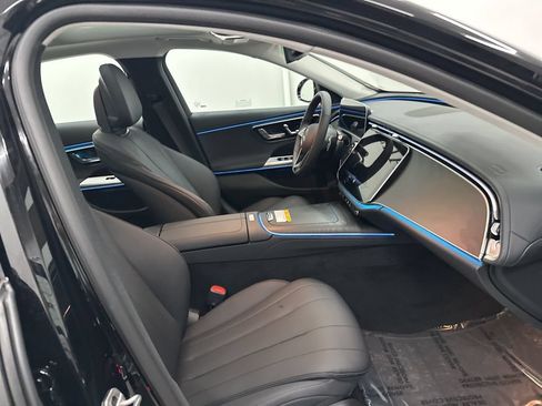 Used 2026 Mercedes-Benz E 350 4MATIC Sedan image 27