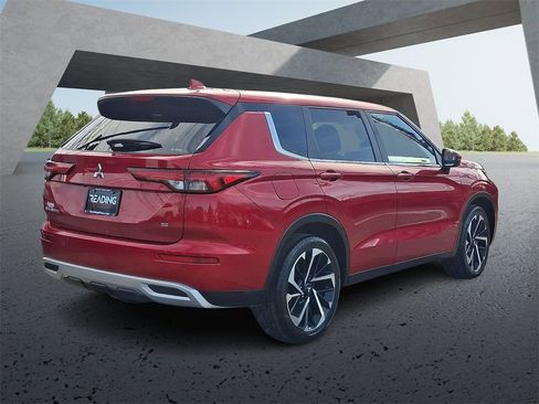 Used 2024 Mitsubishi Outlander SE image 5