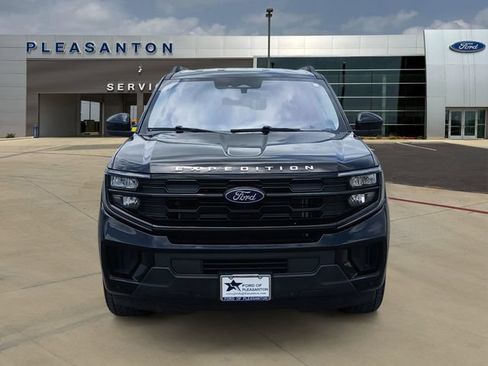 Certified 2025 Ford Expedition Max Active AWD/4WD image 8