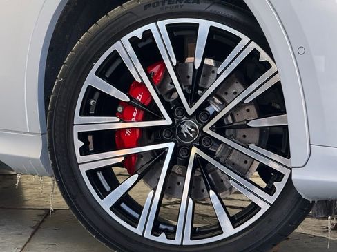 Used 2024 Maserati Grecale Trofeo image 39