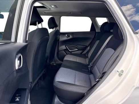 Used 2022 Kia Soul GT-Line FWD image 11