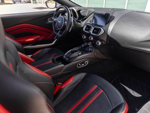 Used 2019 Aston Martin V8 Vantage Coupe RWD image 44