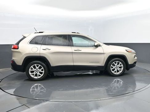 Used 2015 Jeep Cherokee Latitude image 4