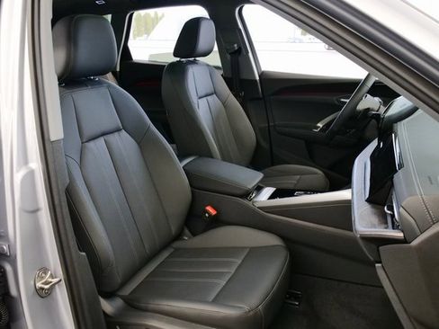 New 2025 Audi Q5 Premium image 16