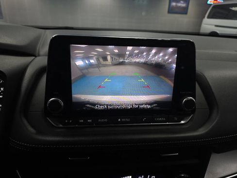 Used 2024 Nissan Rogue SV FWD image 24