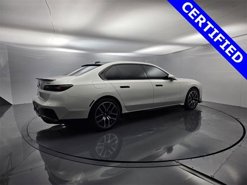 Certified 2024 BMW 760i xDrive w/ Executive Package image 9