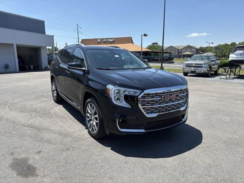 Used 2023 GMC Terrain Denali w/ Denali Premium Package AWD/4WD image 15
