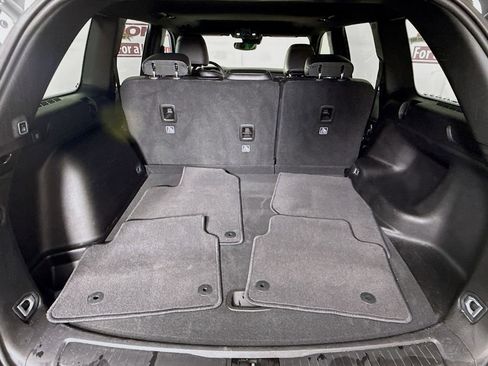 Used 2023 Jeep Grand Cherokee Altitude image 28