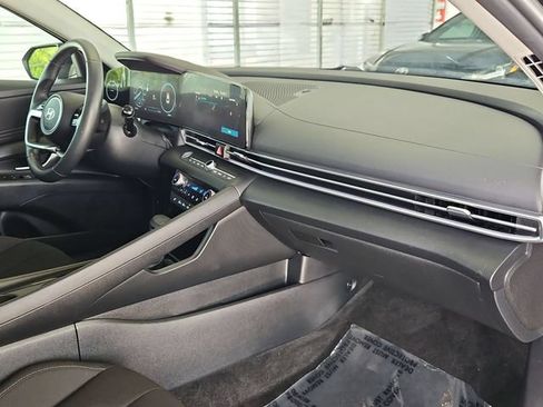 Used 2024 Hyundai Elantra SEL w/ Convenience Package FWD image 30