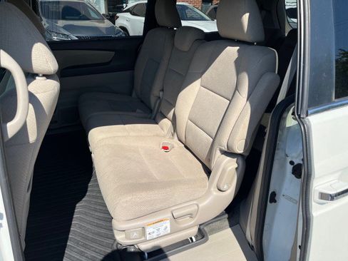 Used 2016 Honda Odyssey SE image 14