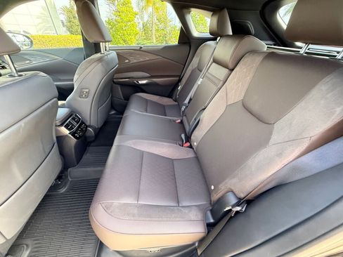 Certified 2025 Lexus RX 450h AWD w/ Luxury Package image 18