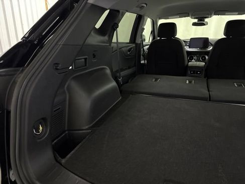 Used 2025 Chevrolet Blazer LT FWD image 13