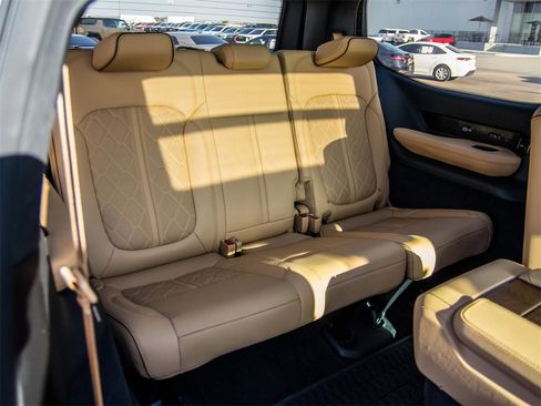 Used 2024 Jeep Grand Wagoneer Series III w/ HD Trailer Tow Package image 27