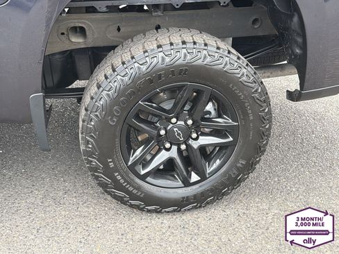 Used 2024 Chevrolet Silverado 1500 LT Trail Boss w/ Convenience Package II AWD/4WD image 26