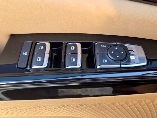 Used 2024 Kia Carnival EX FWD image 25