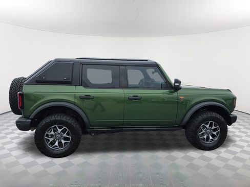 Used 2023 Ford Bronco Badlands image 2