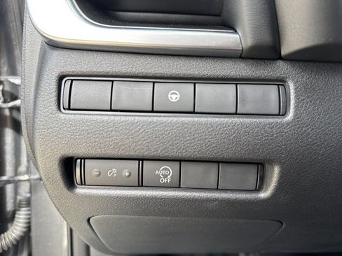 Used 2023 Nissan Rogue SV FWD image 34