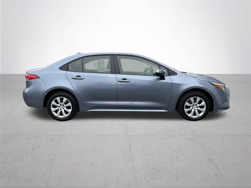 Used 2025 Toyota Corolla LE image 5