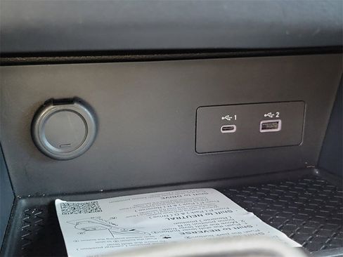 Used 2025 Nissan Pathfinder S image 12