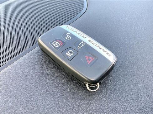 Used 2020 Land Rover Range Rover Velar S image 13