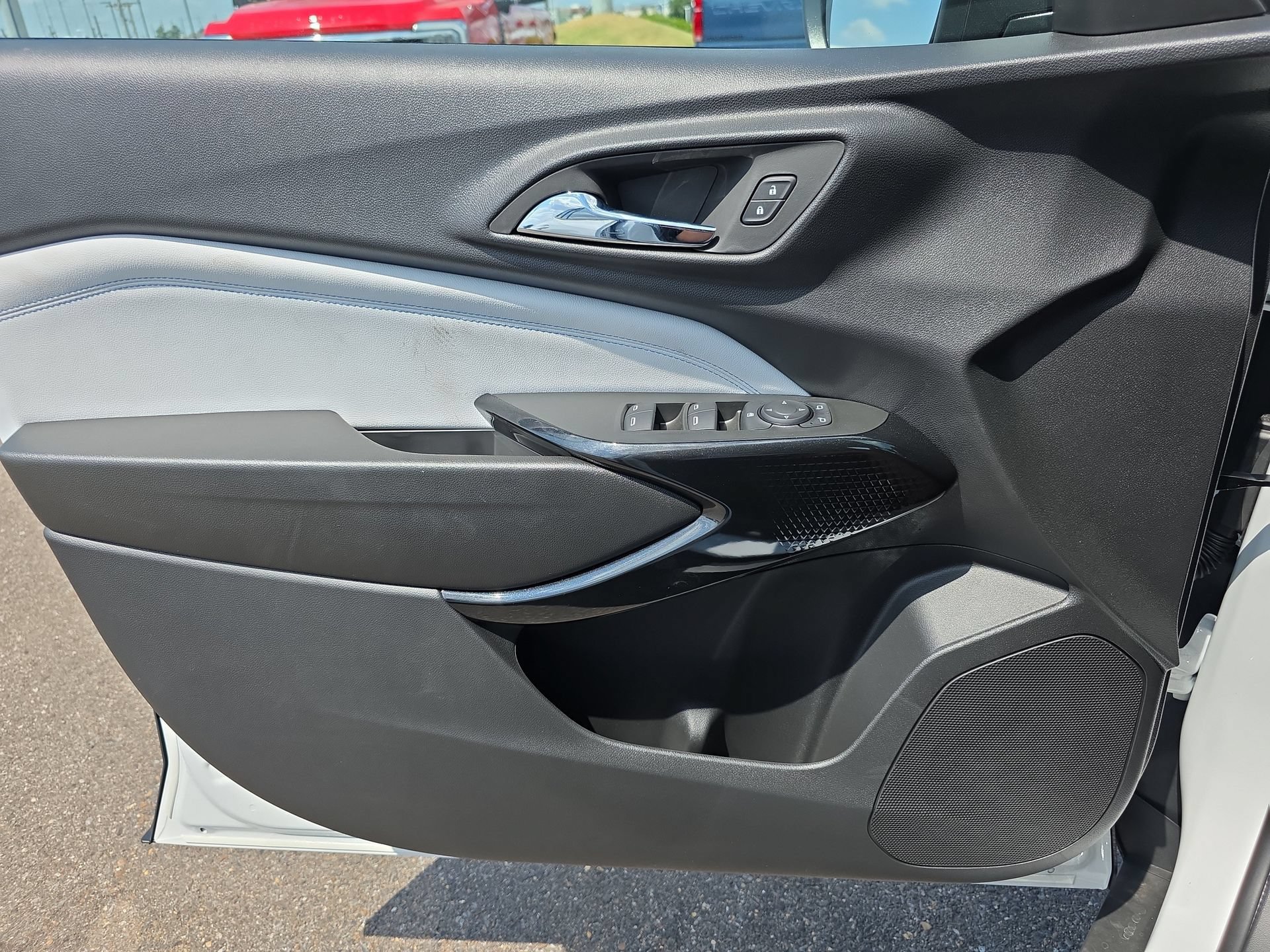 New 2026 Chevrolet Trax LT w/ Driver Confidence Package FWD image 17