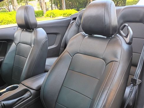 Used 2018 Ford Mustang GT Premium RWD image 14
