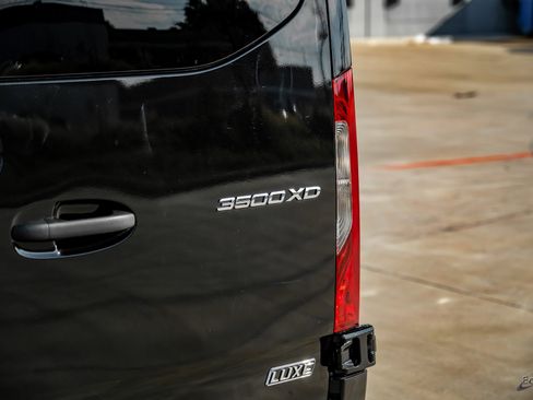 Used 2024 Mercedes-Benz Sprinter 3500 image 32