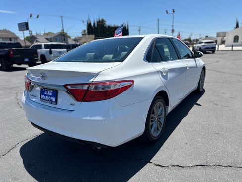 Used 2016 Toyota Camry SE FWD image 4