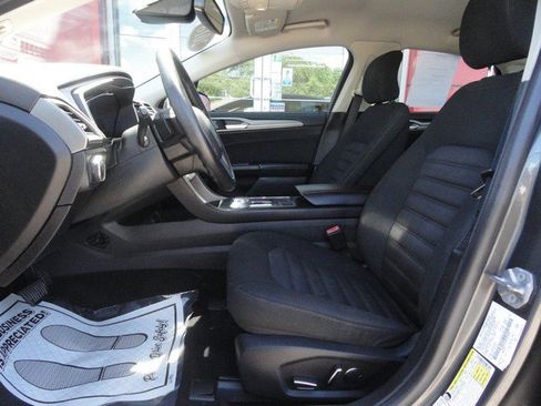 Used 2019 Ford Fusion SE AWD/4WD image 9