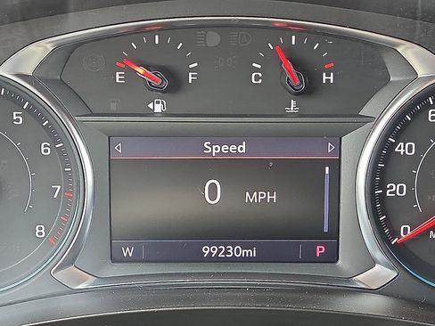Used 2023 Chevrolet Traverse LT AWD/4WD image 29
