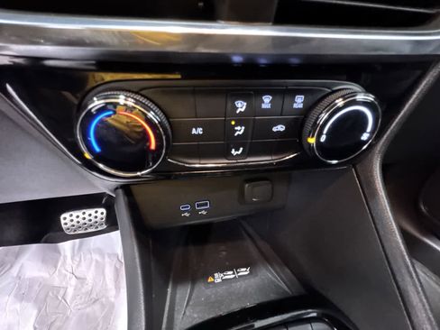 Used 2024 Buick Encore GX Sport Touring w/ Advanced Technology Package image 27