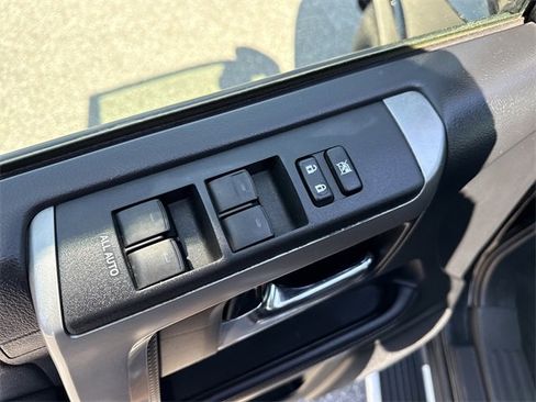 Used 2018 Toyota 4Runner SR5 image 29