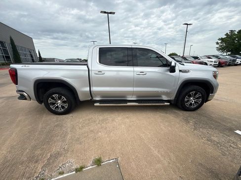 Used 2020 GMC Sierra 1500 SLE w/ SLE Value Package AWD/4WD image 3