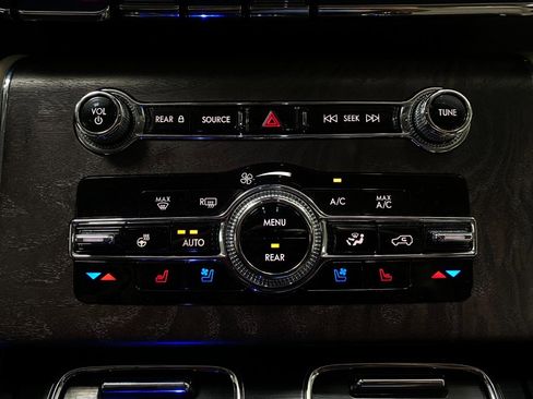 Used 2021 Lincoln Aviator Reserve w/ Equipment Group 201A image 29