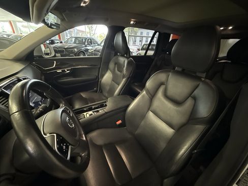 Used 2018 Volvo XC90 T6 Momentum w/ Convenience Package image 15