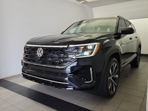 New 2026 Volkswagen Atlas SEL Premium R-Line AWD/4WD image 2