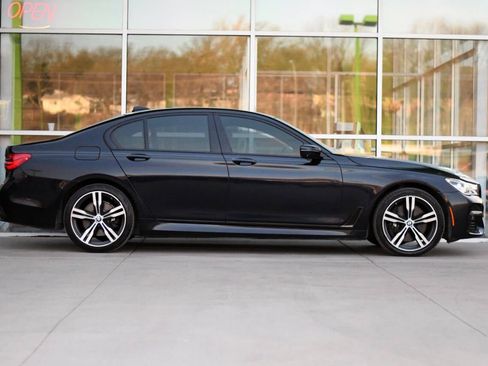 Used 2016 BMW 750i xDrive 750i xDrive Sedan 4D AWD/4WD image 9