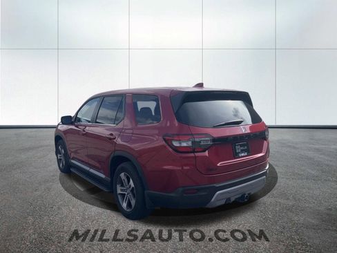 Used 2025 Honda Pilot EX-L image 8