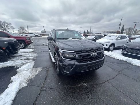 Used 2022 Ford Expedition Max Limited image 7